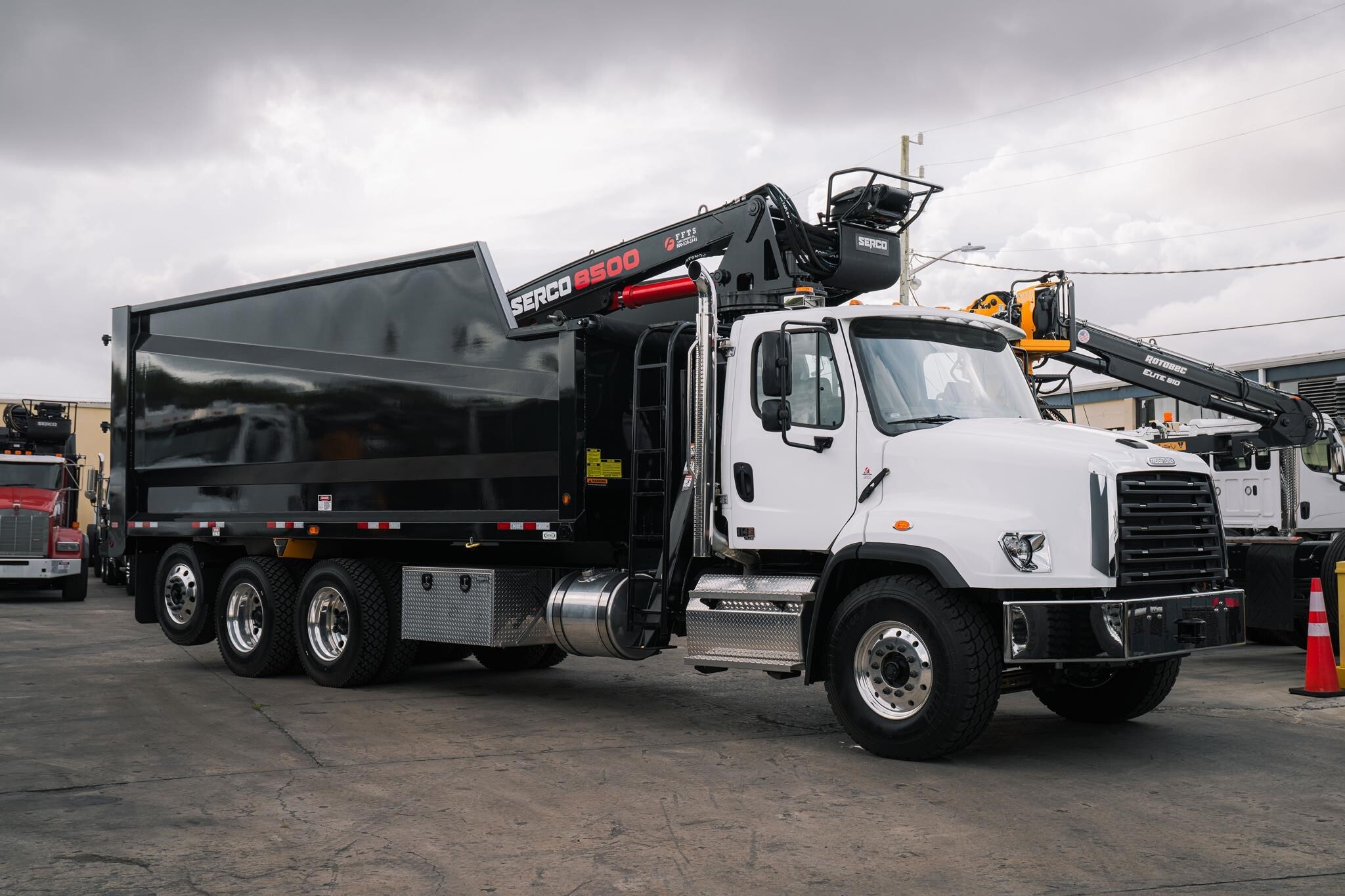 2026 FREIGHTLINER BUSINESS CLASS M2 106 in Lake Worth, FL