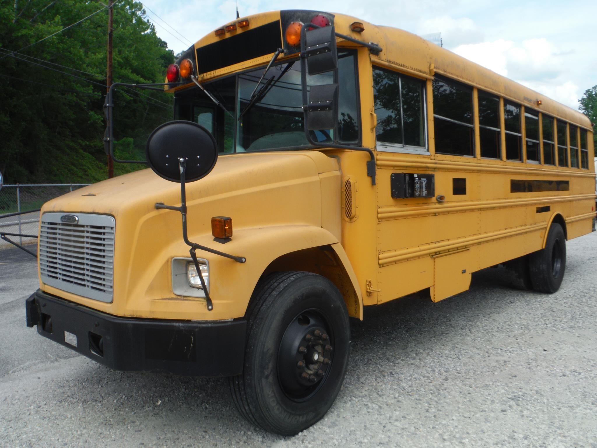 1999 FREIGHTLINER FS65 in Charleston, WV