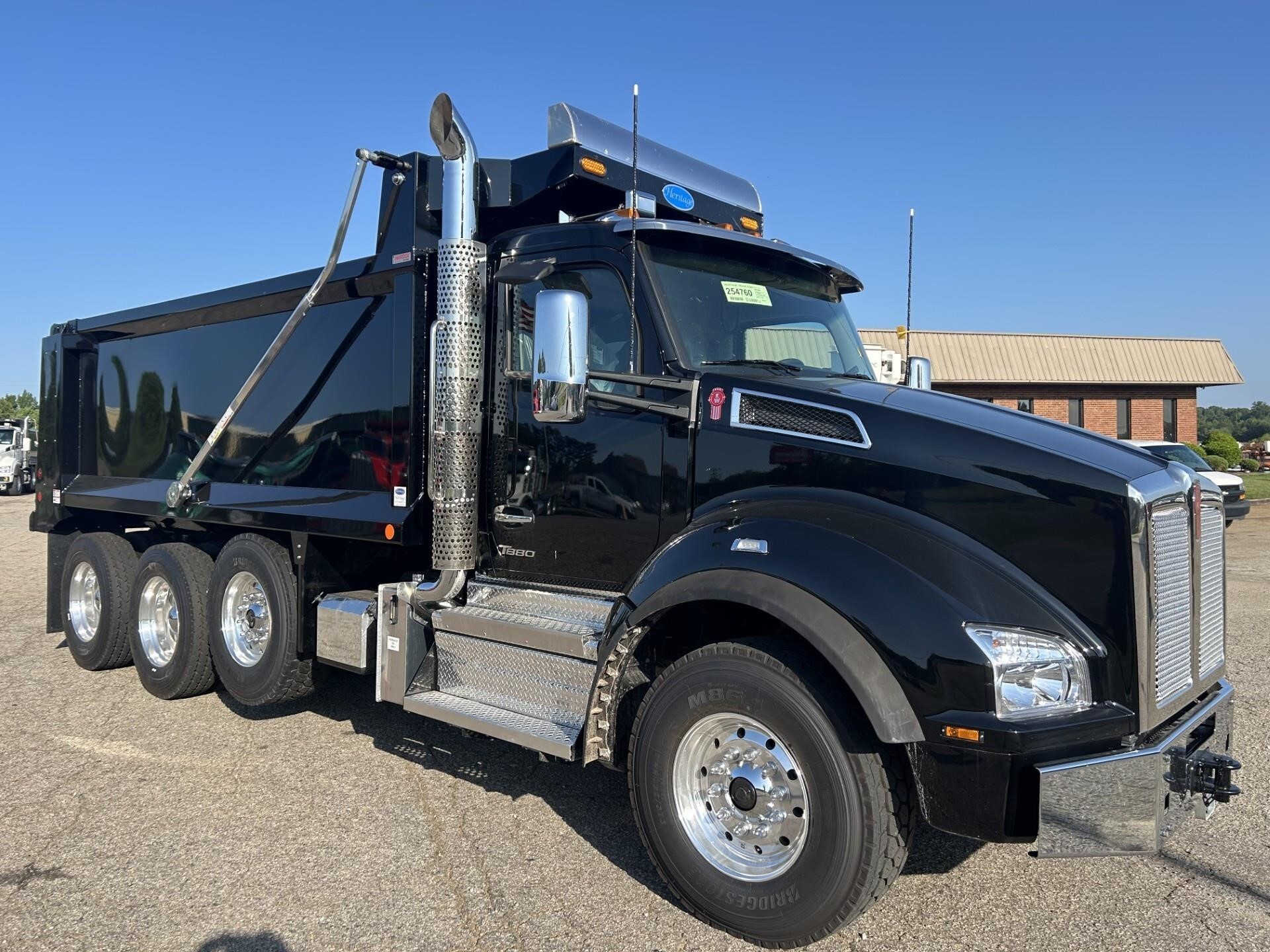 2027 KENWORTH T880 in Chatham, VA