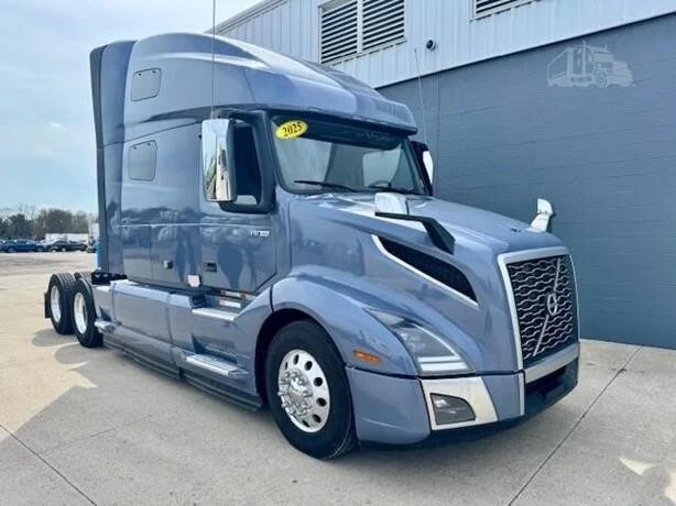 2025 VOLVO VNL64T760 in Canton, OH