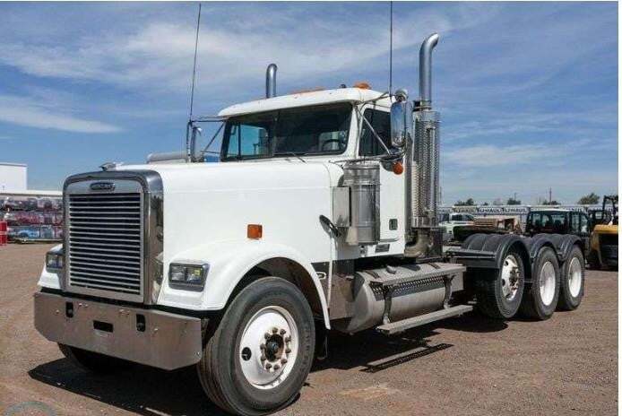 2006 FREIGHTLINER FLD132 CLASSIC XL in Commerce City, CO