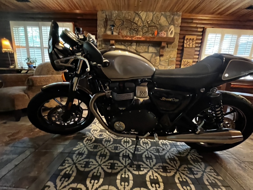 2017 Triumph STREET CUP BASE in hiawassee GA