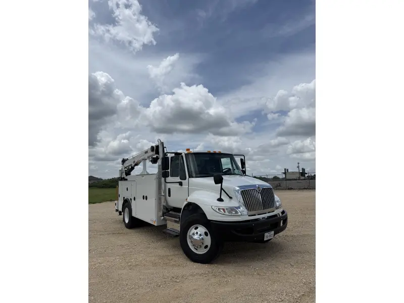 2017 INTERNATIONAL 4400