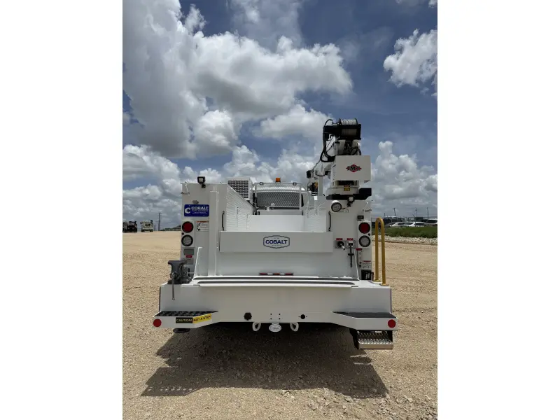2017 INTERNATIONAL 4400