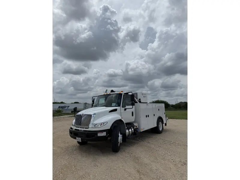 2017 INTERNATIONAL 4400