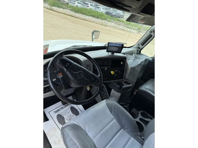 2017 INTERNATIONAL 4400