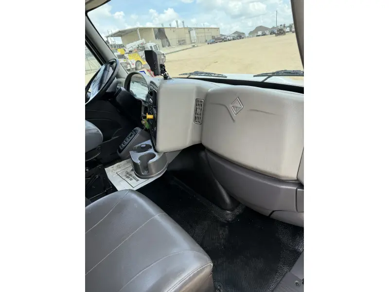 2017 INTERNATIONAL 4400