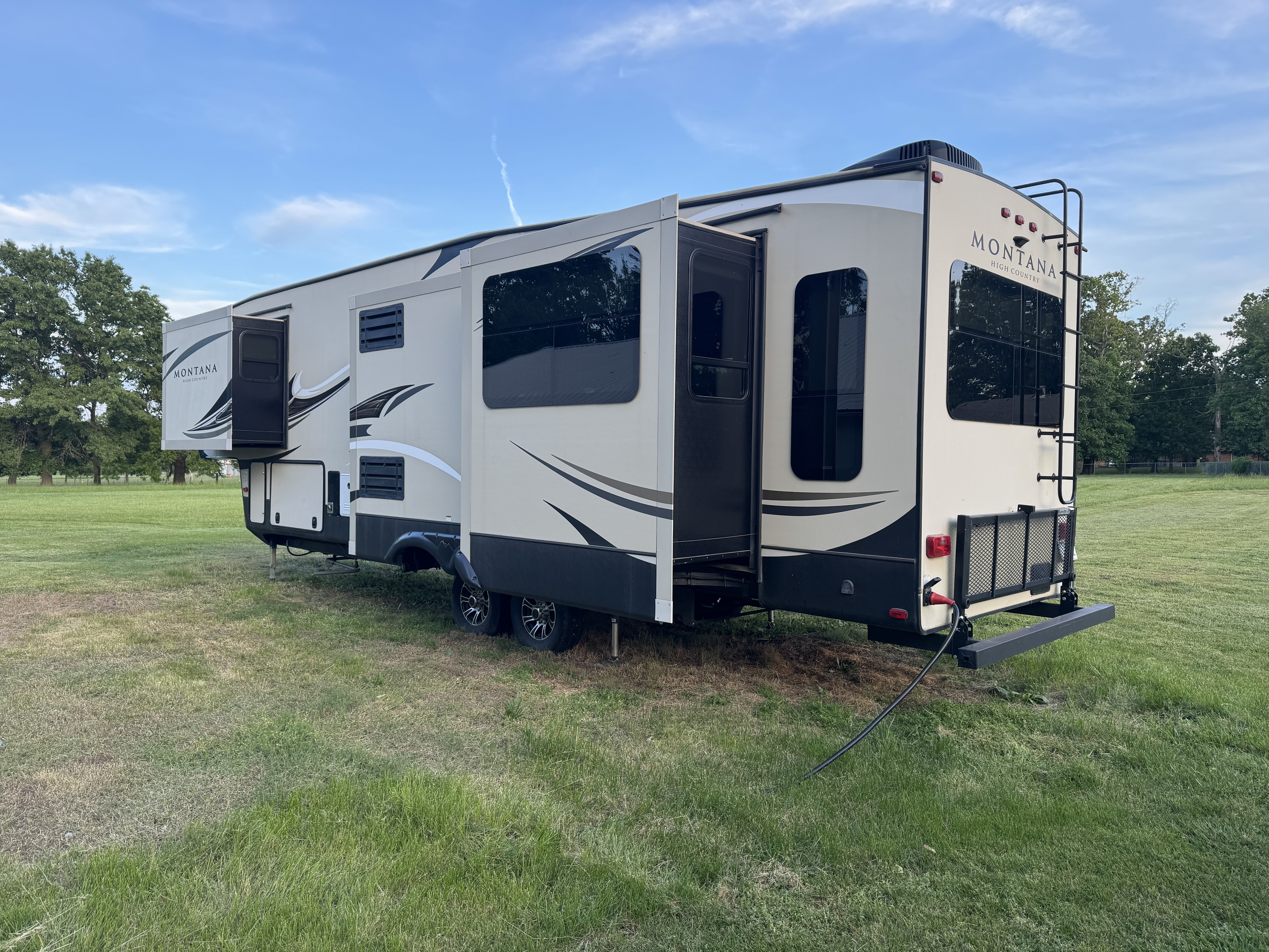 2017 Keystone MONTANA HIGH COUNTRY 344RL RV