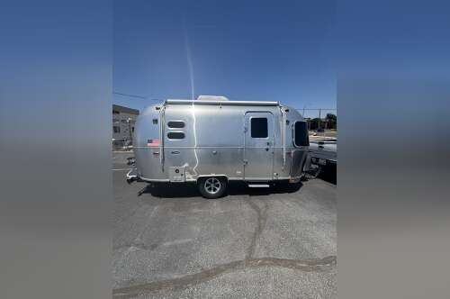 2023 Airstream CARAVEL 19CB in denver CO
