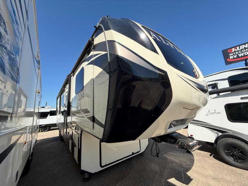 2019 Keystone Alpine 3701FL RV