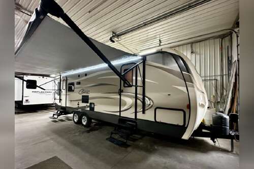 2017 Keystone Cougar X-Lite 28RLS in suamico WI