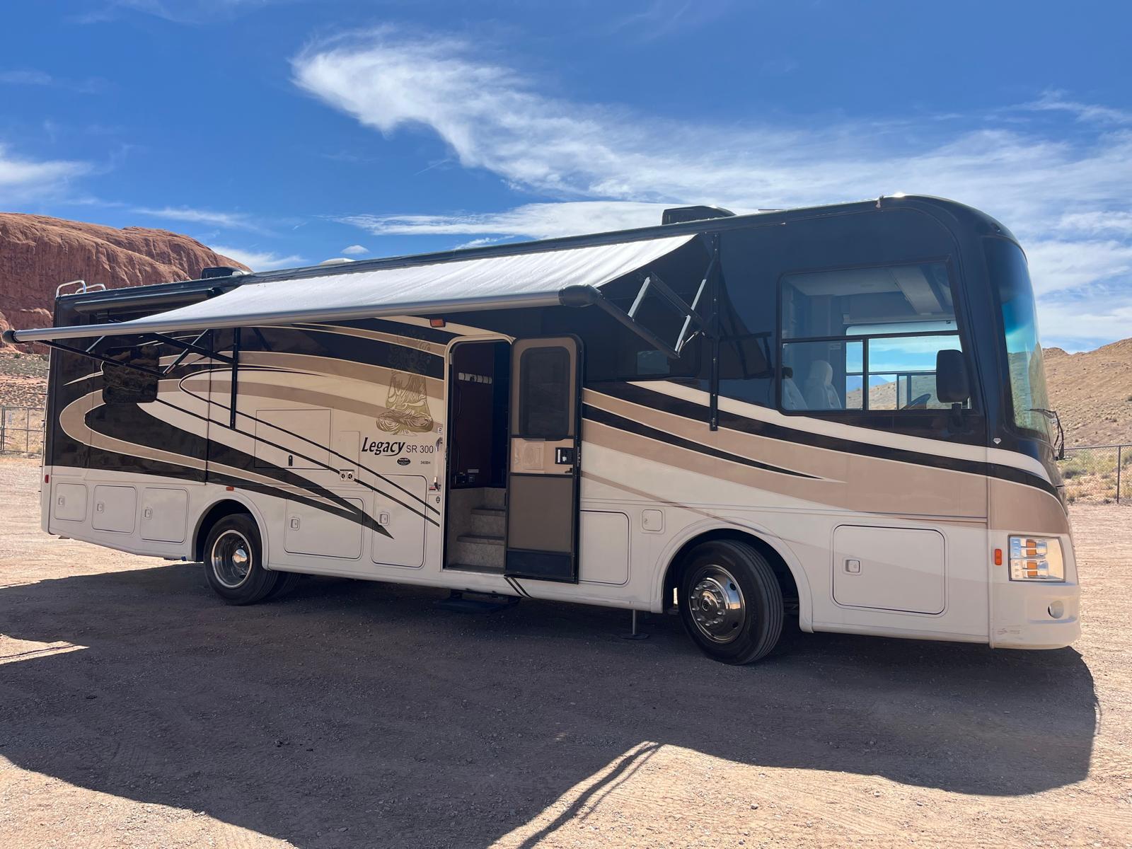 2015 Forest River LEGACY SR300 RV