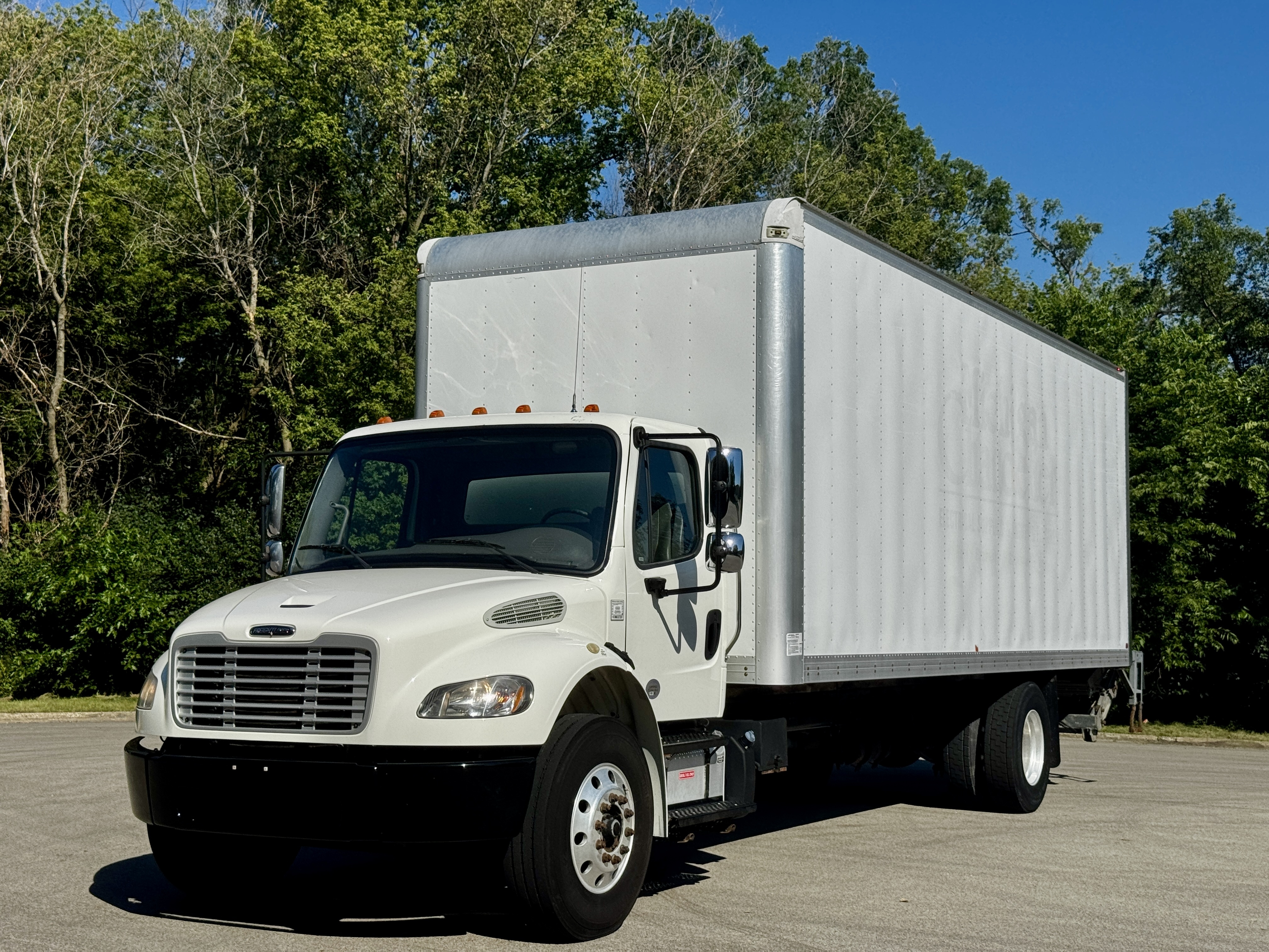 2019 FREIGHTLINER BUSINESS CLASS M2 106 in Lake In The Hills, IL