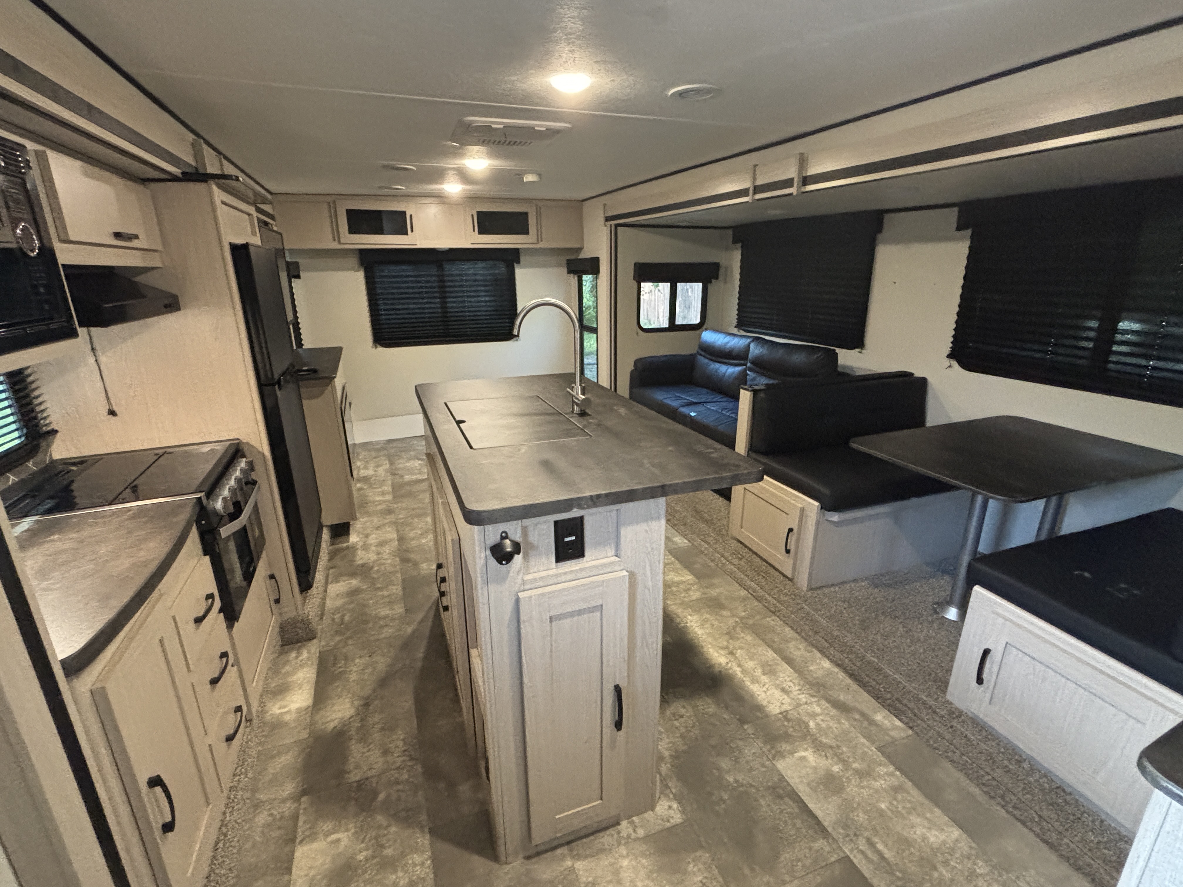 2022 Coachmen APEX ULTRA-LITE 293RLDS RV