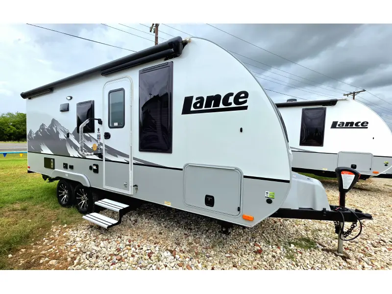 2027 Lance Lance 1985