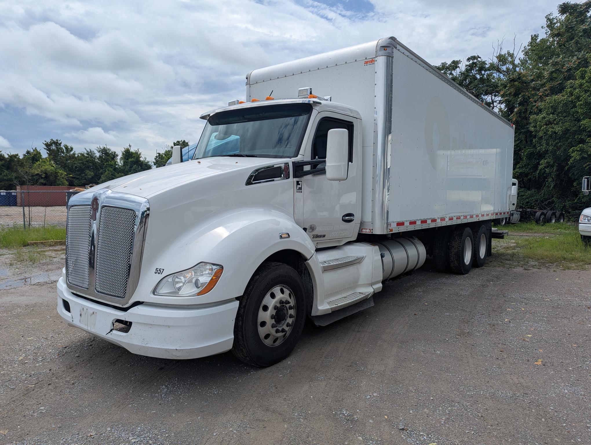 2020 KENWORTH T680 in Leawood, KS
