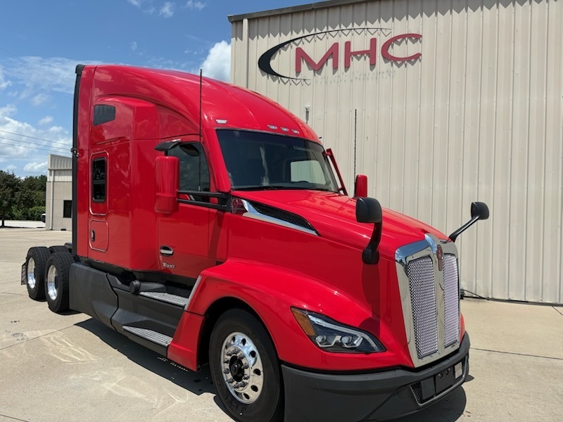 2024 KENWORTH T680 in Leawood, KS