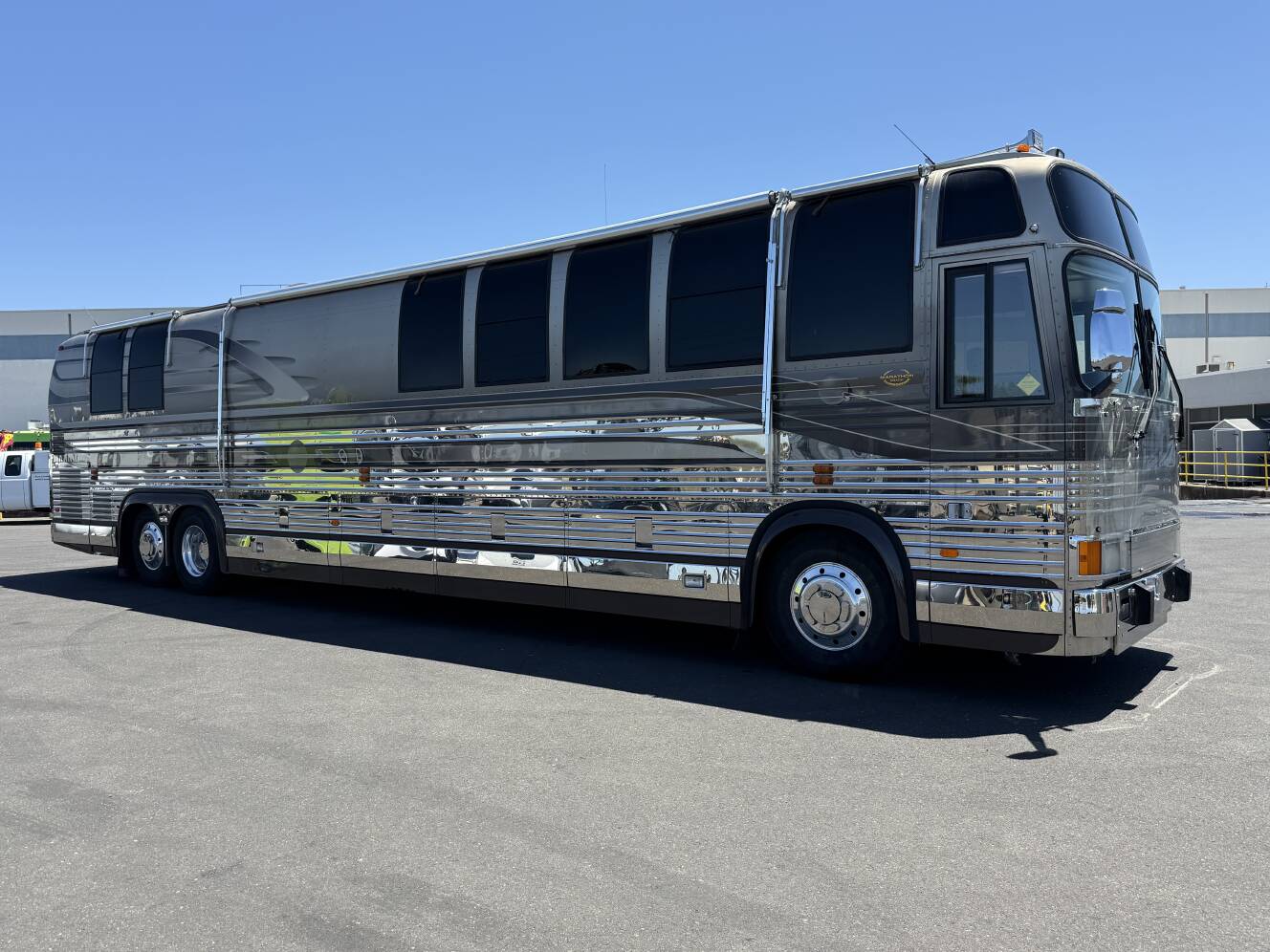 A photo of this 1999 Marathon PREVOST