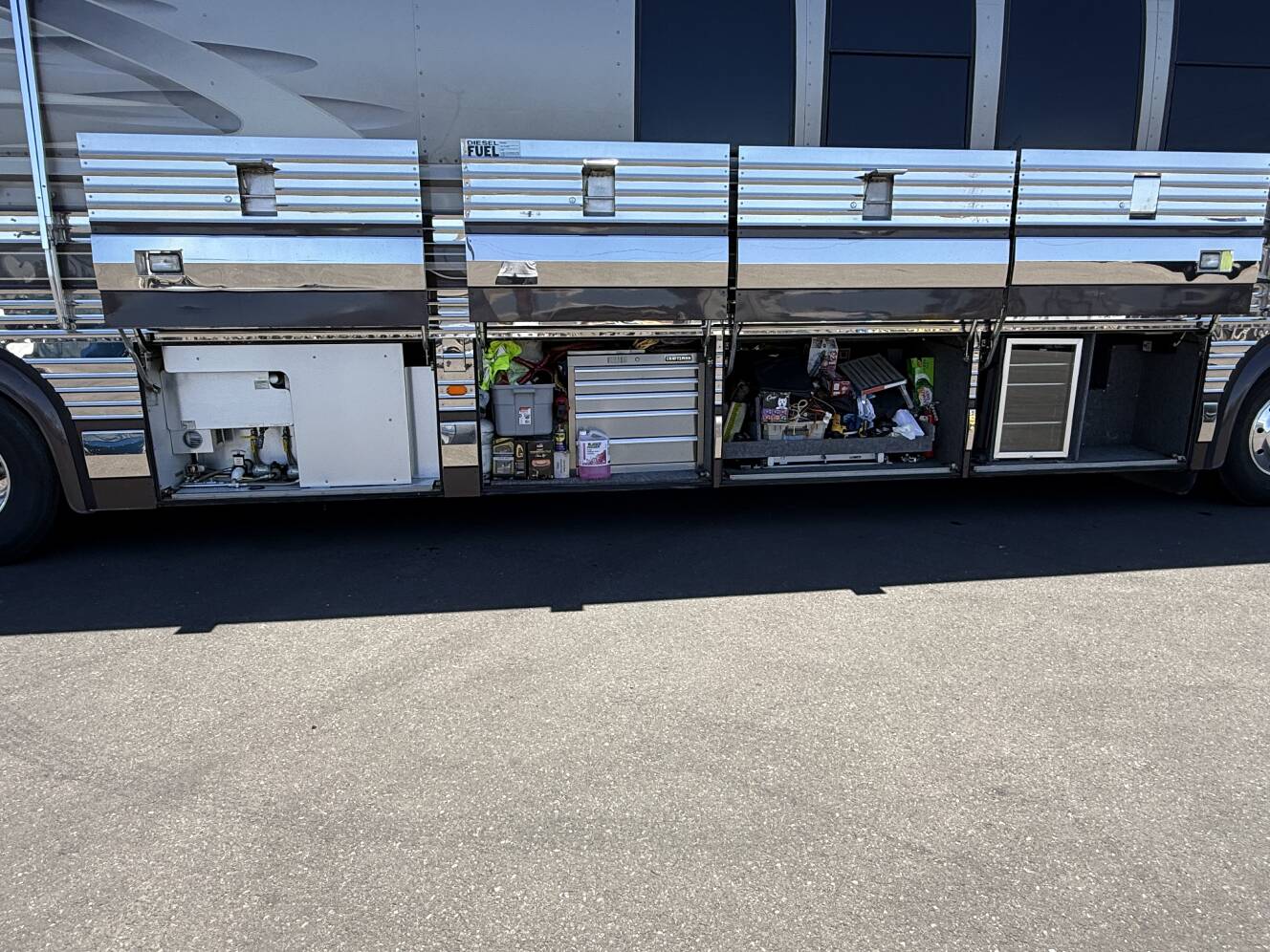 A photo of this 1999 Marathon PREVOST