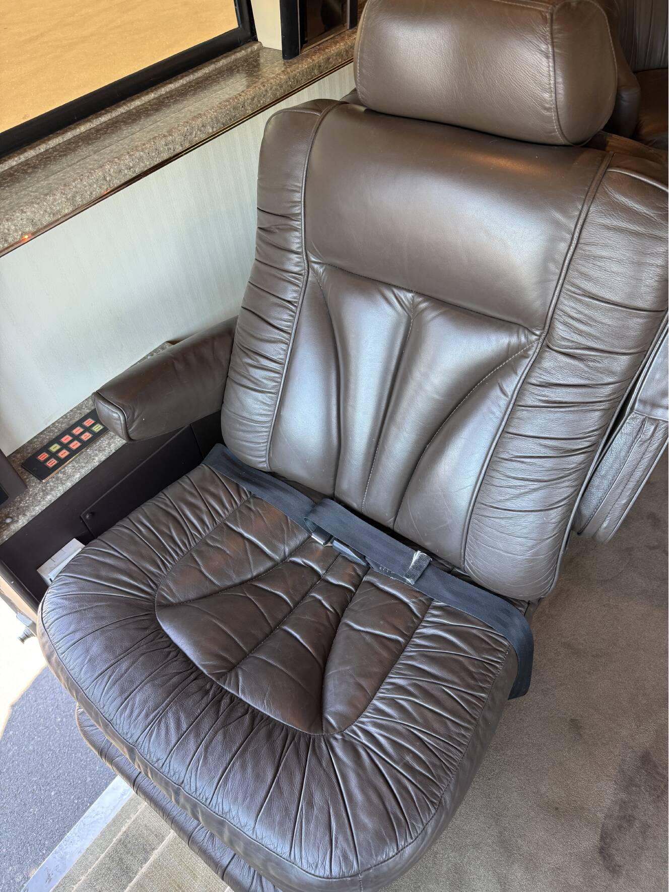 A photo of this 1999 Marathon PREVOST