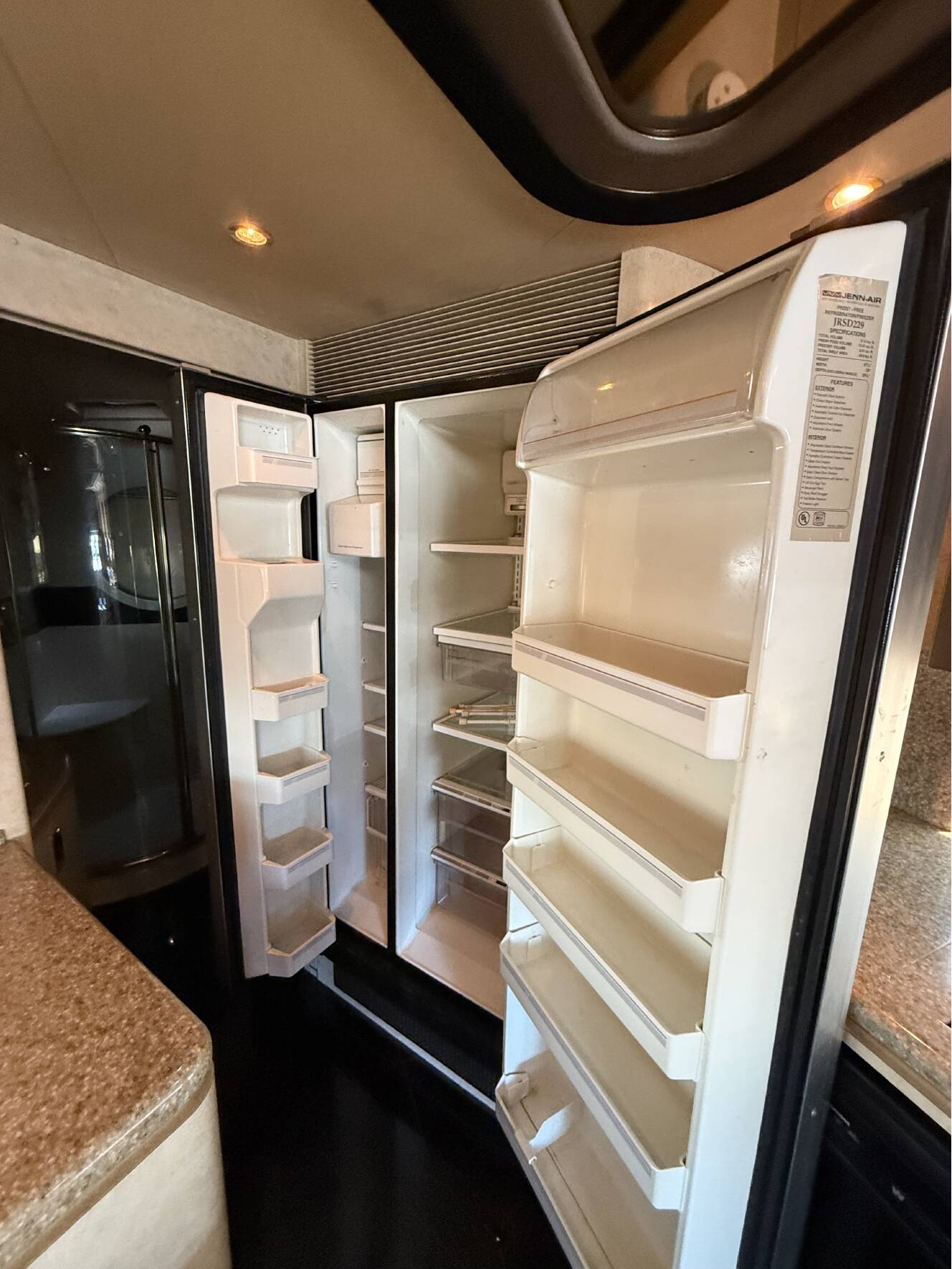 A photo of this 1999 Marathon PREVOST