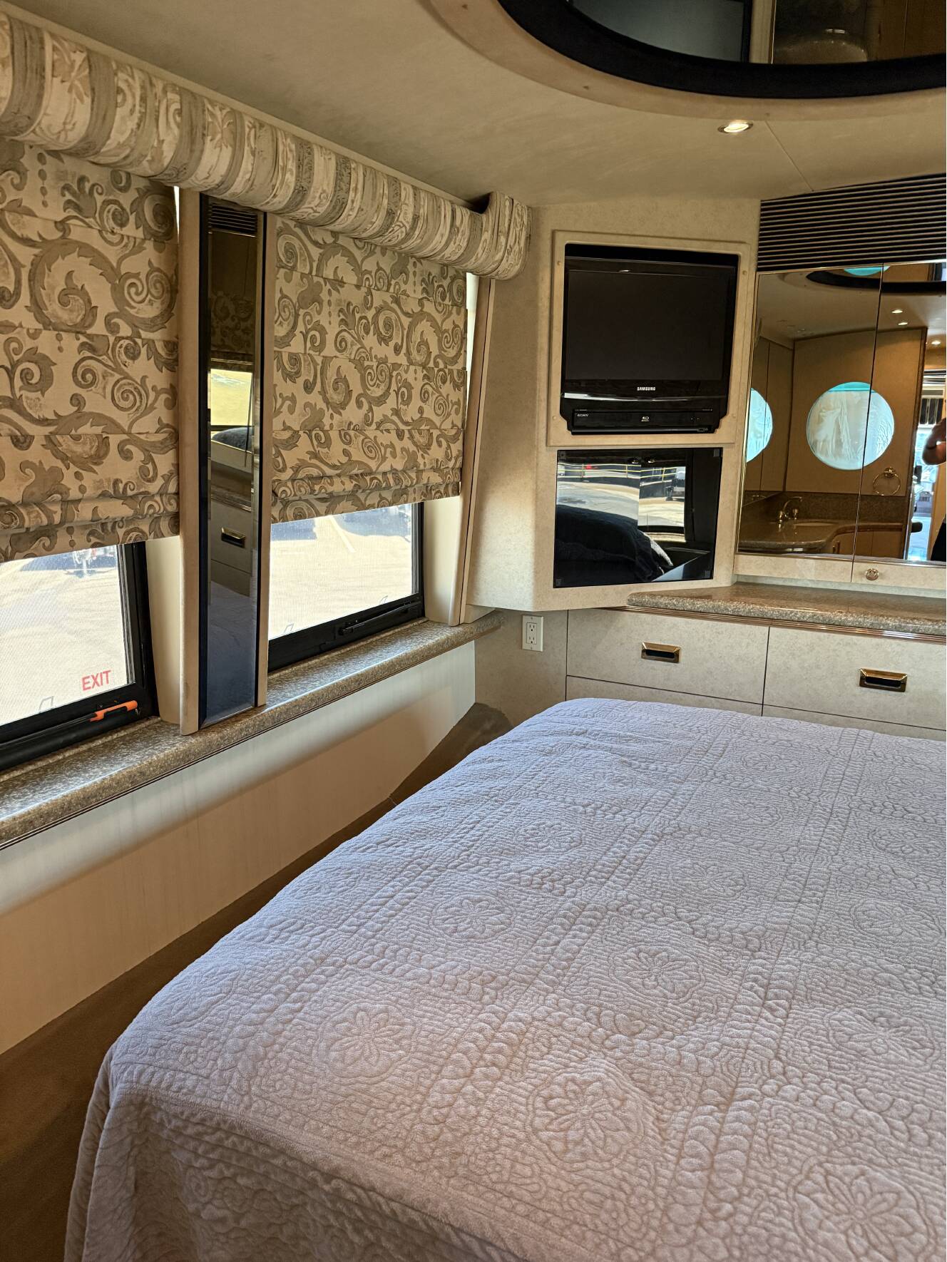 A photo of this 1999 Marathon PREVOST