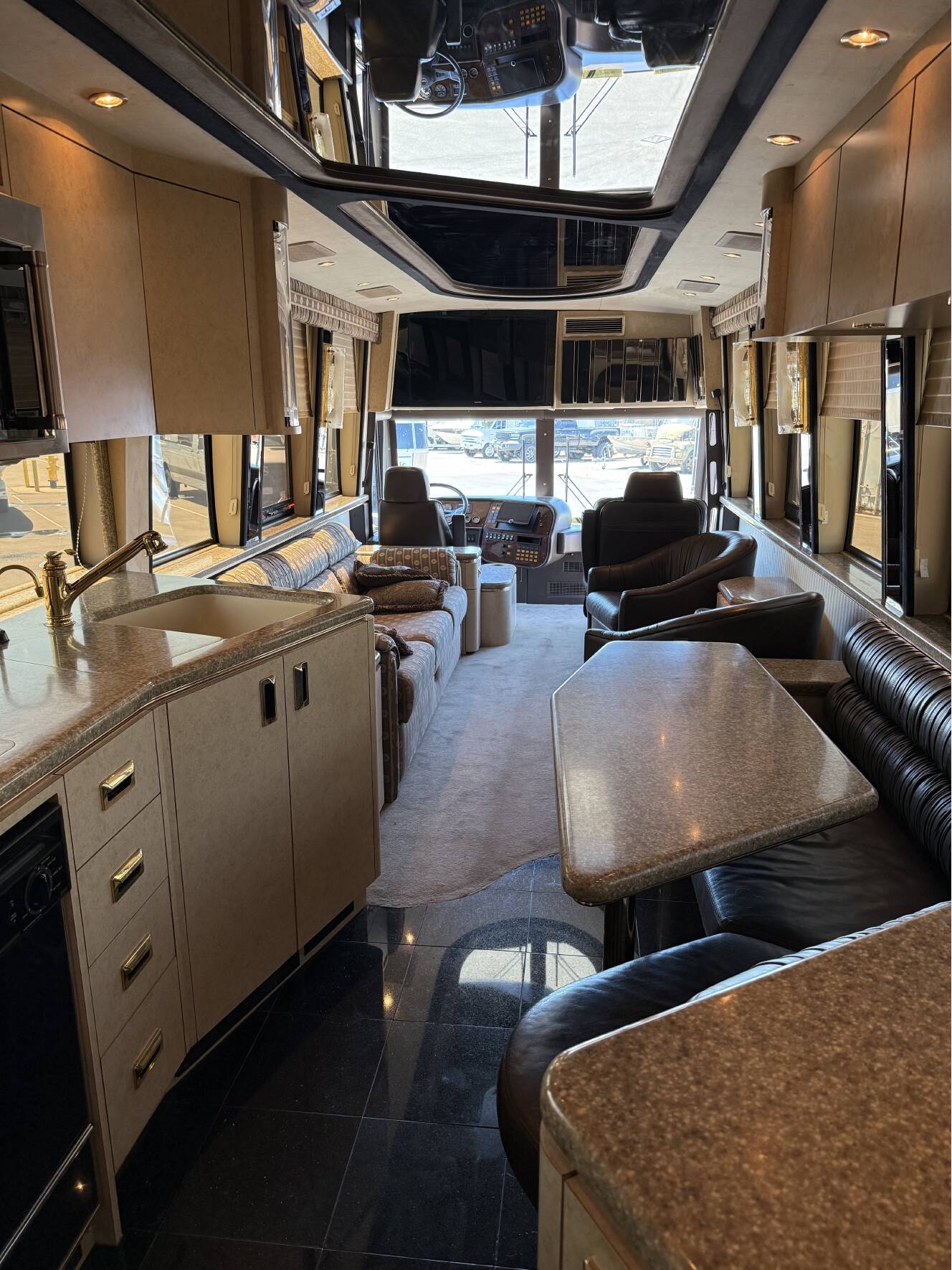 A photo of this 1999 Marathon PREVOST