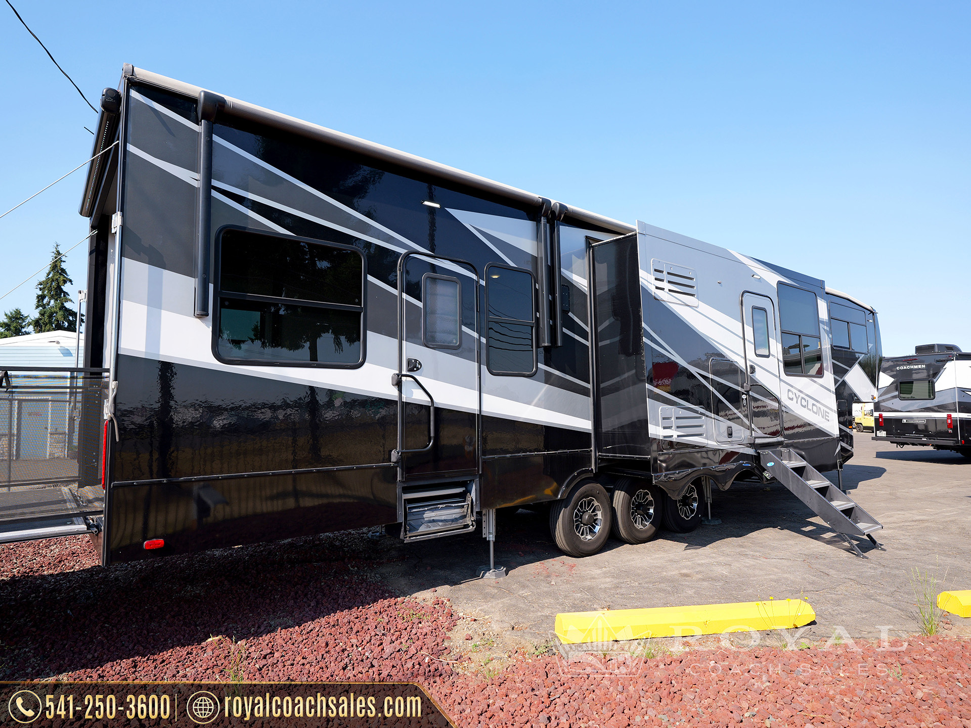 2021 Heartland CYCLONE 4006 in eugene OR