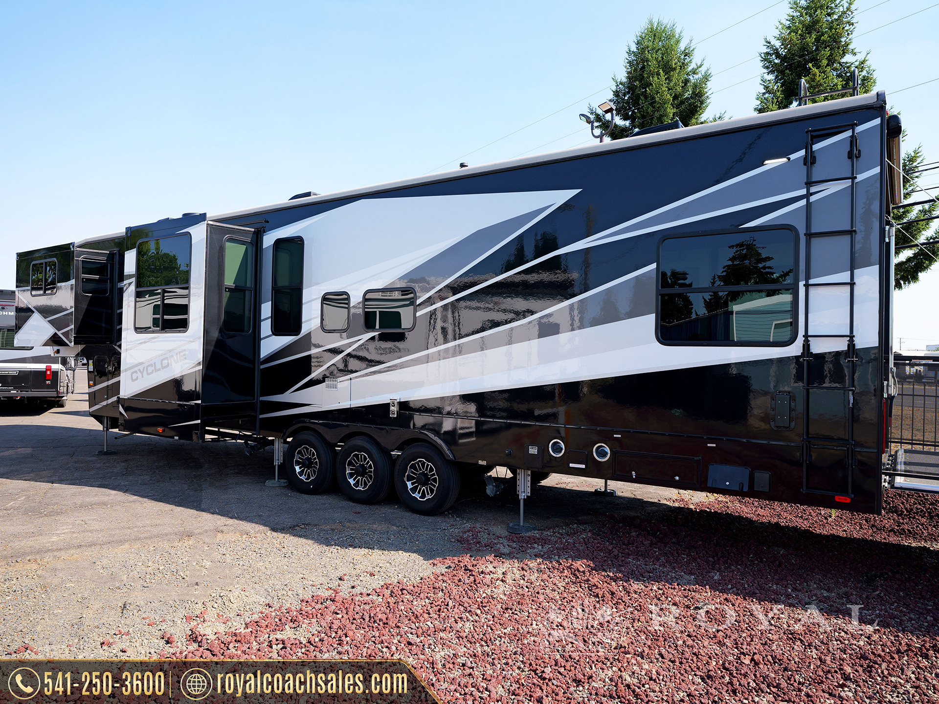 2021 Heartland CYCLONE 4006 in eugene OR