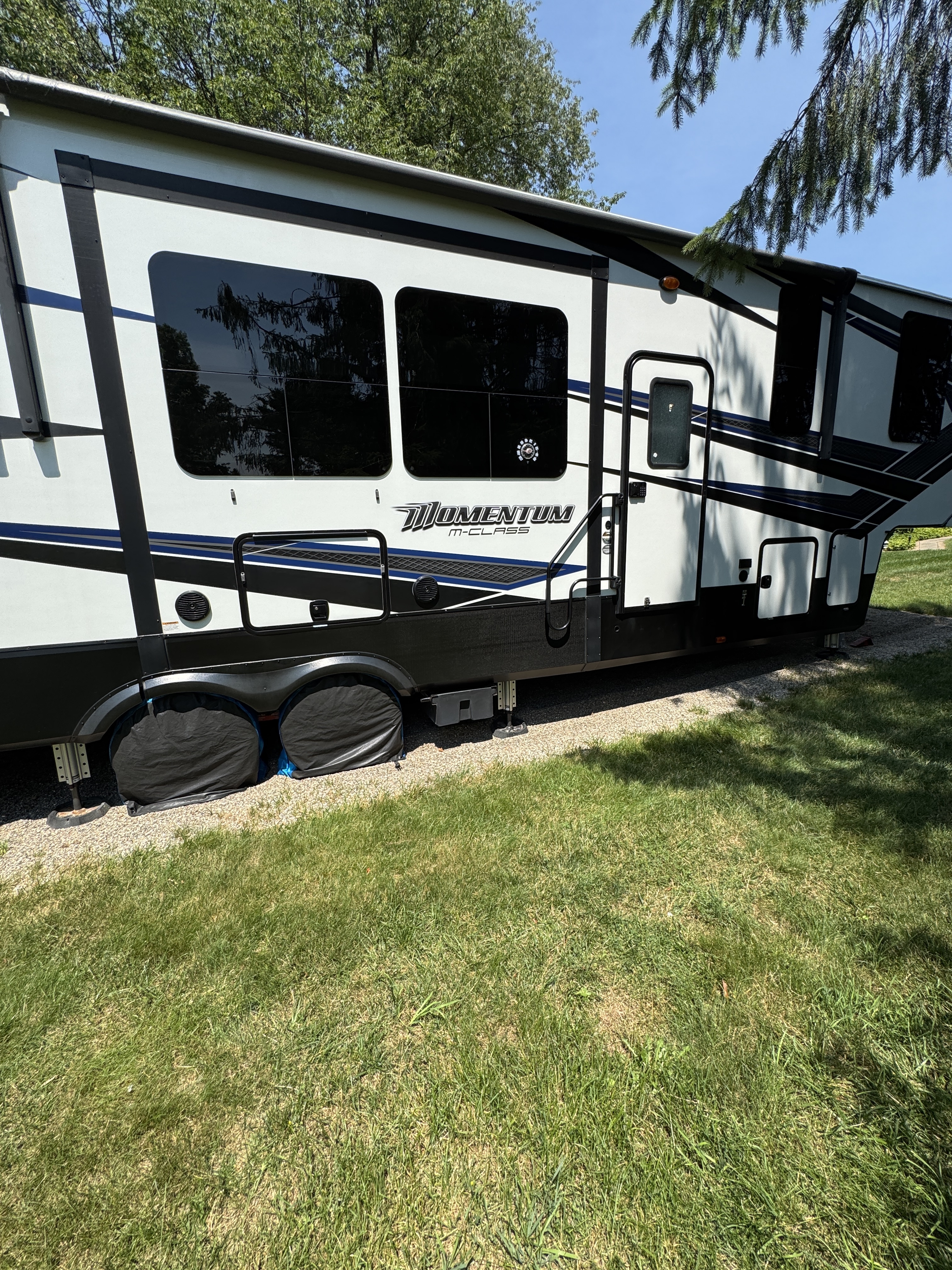 2019 Grand Design MOMENTUM M-CLASS 351M in brighton MI