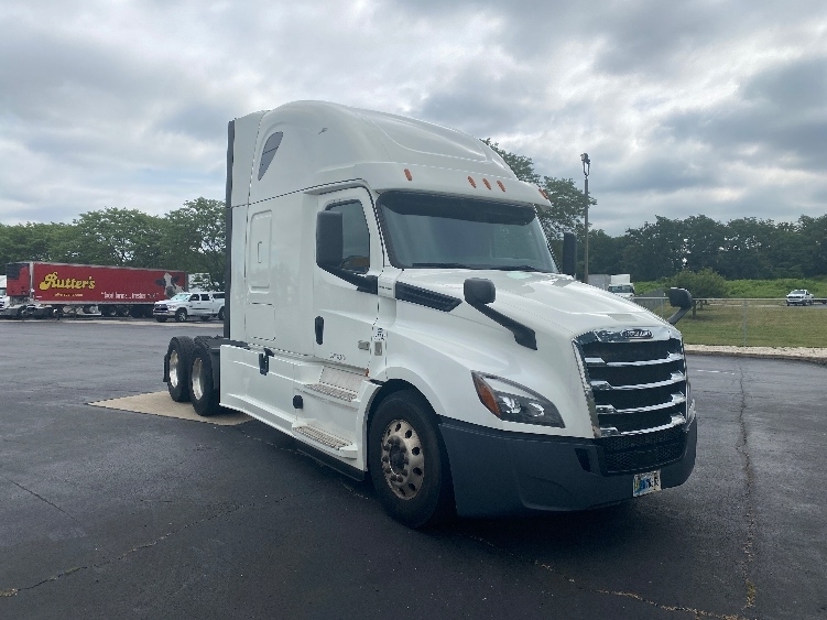 2020 FREIGHTLINER CASCADIA 126 in Hazleton, PA