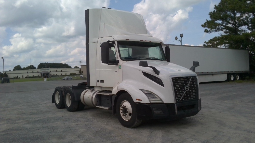 2020 VOLVO VNL64T300 in Boaz, AL