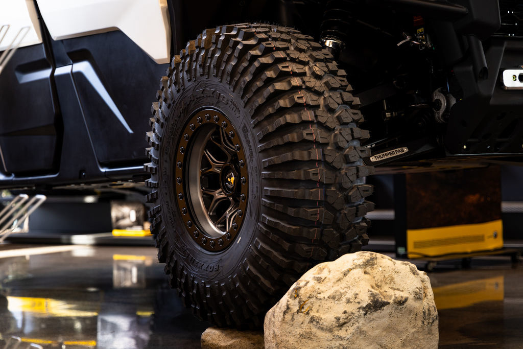 2026 Can-Am Defender MAX Limited HD11 in kodak TN