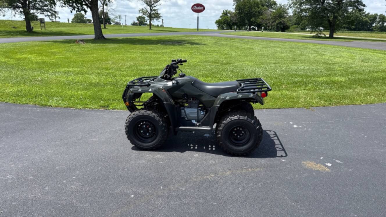A photo of this 2026 Honda RECON ES
