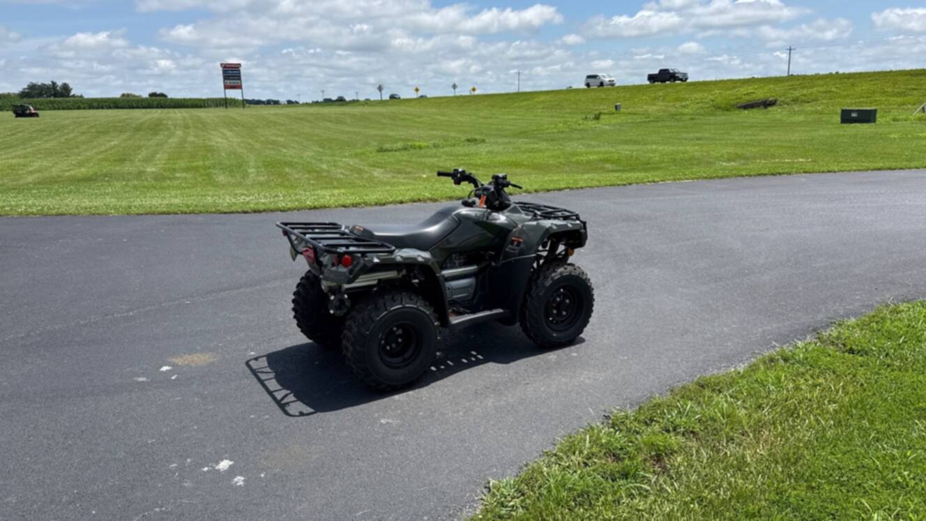 A photo of this 2026 Honda RECON ES