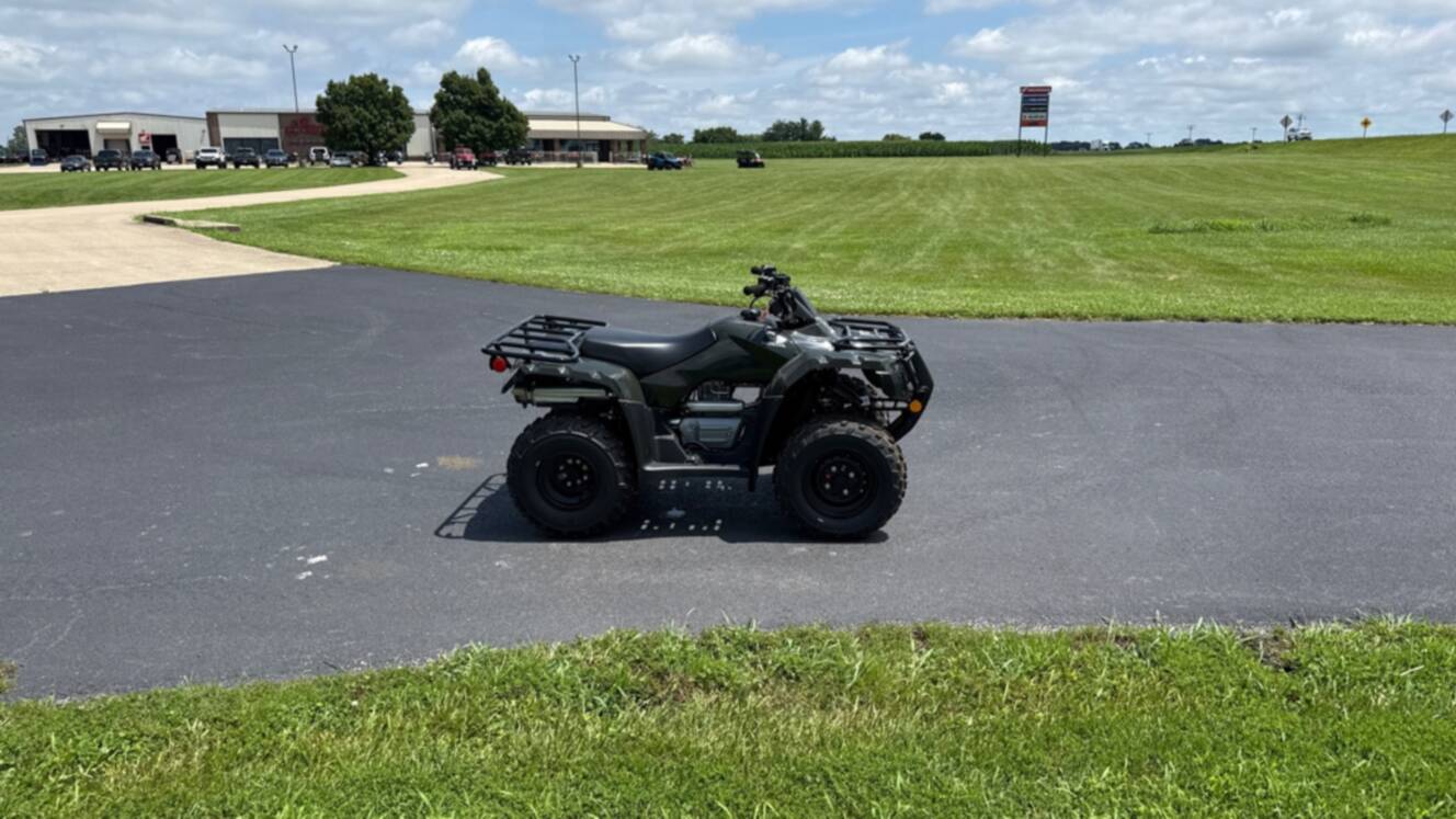 A photo of this 2026 Honda RECON ES