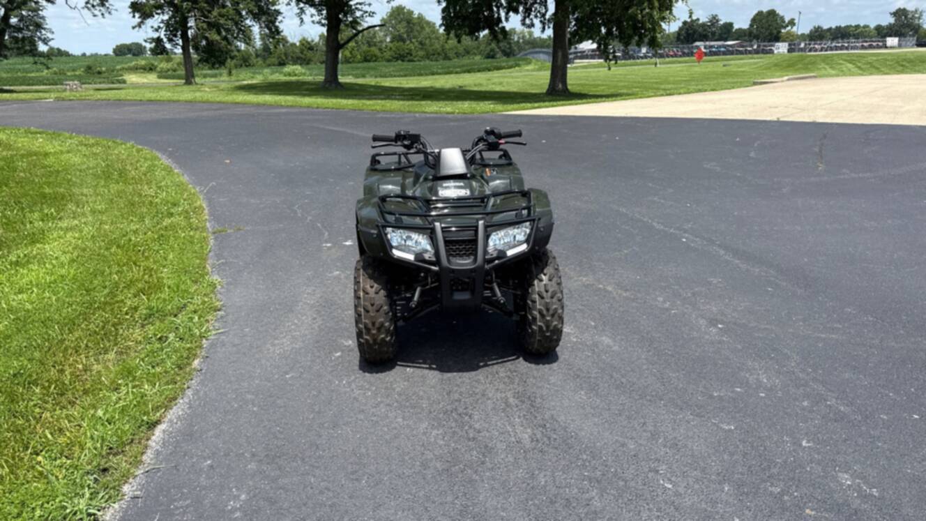 A photo of this 2026 Honda RECON ES