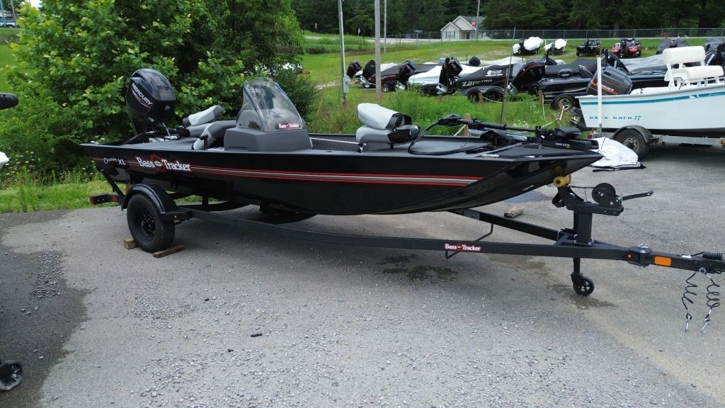 2027 Tracker® Boats Bass Tracker® Classic XL in white bluff TN
