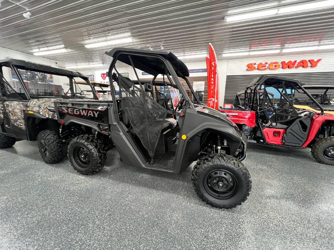 A photo of this 2026 Segway Powersports UT6 S