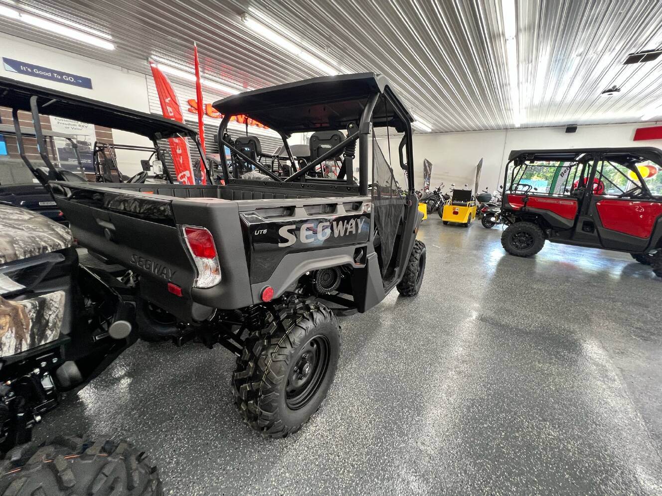 A photo of this 2026 Segway Powersports UT6 S