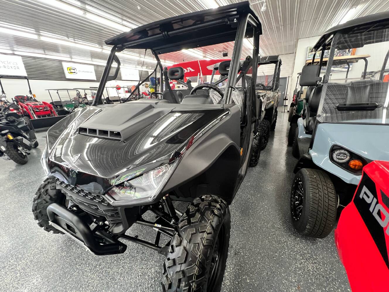 A photo of this 2026 Segway Powersports UT6 S