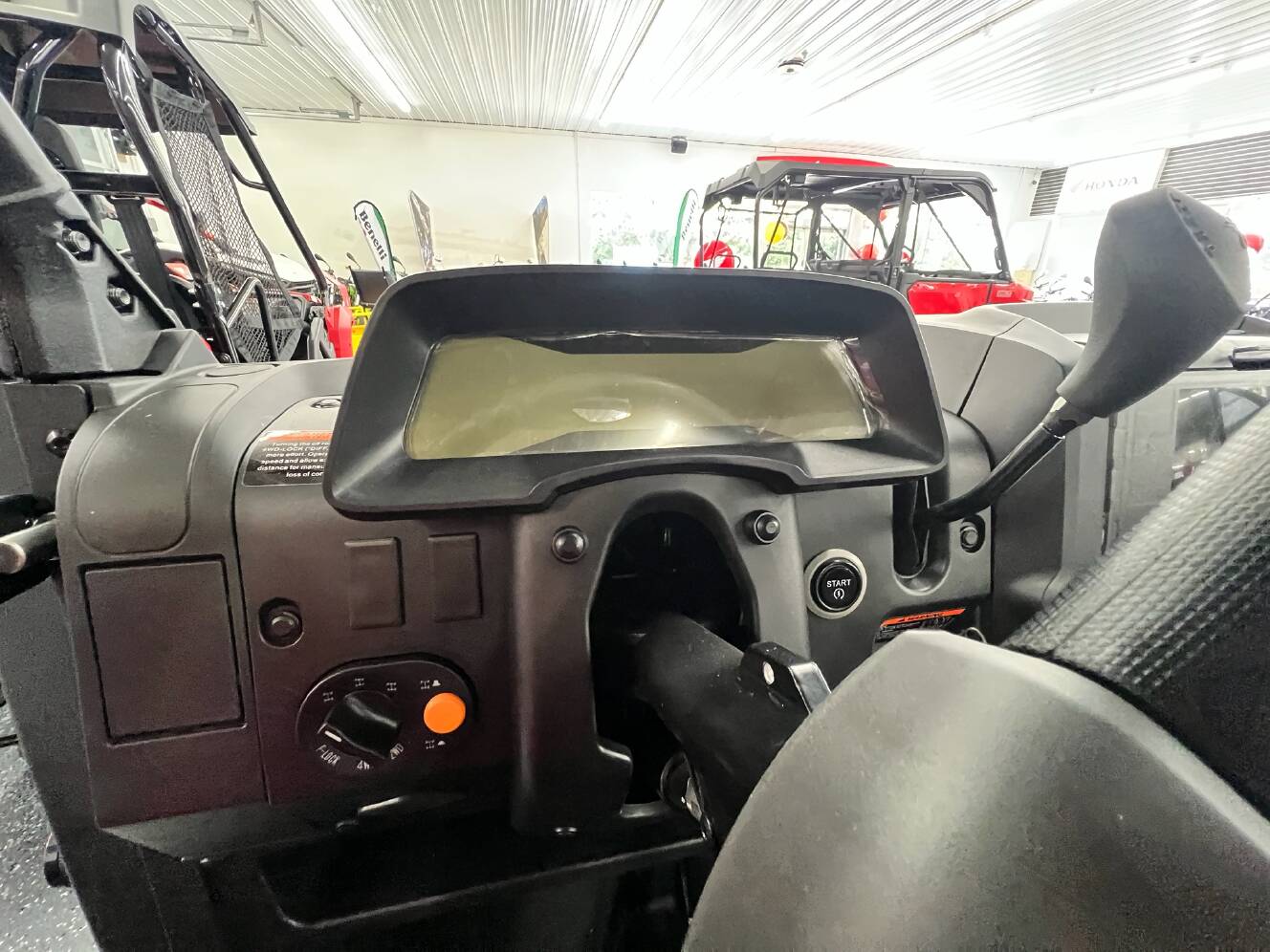 A photo of this 2026 Segway Powersports UT6 S