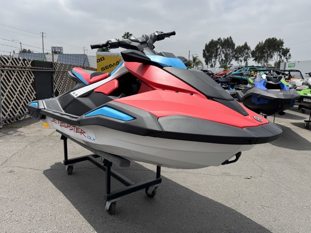 2025 Yamaha Waverunners Jetblaster DLX 3-Up DLX 3-UP in La Habra, CA