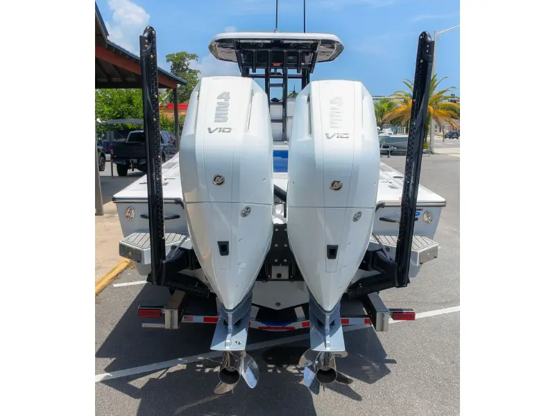 2027 Tidewater 3100 Carolina Bay