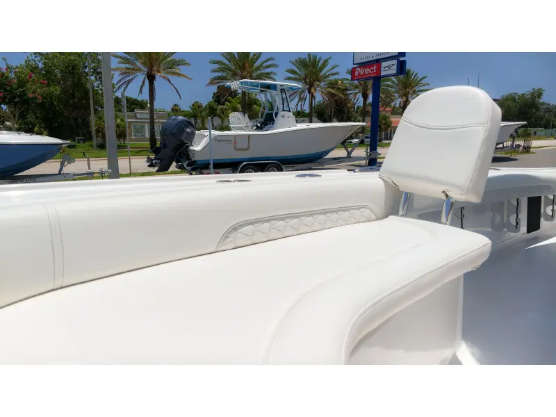 2027 Tidewater 2500 Carolina Bay