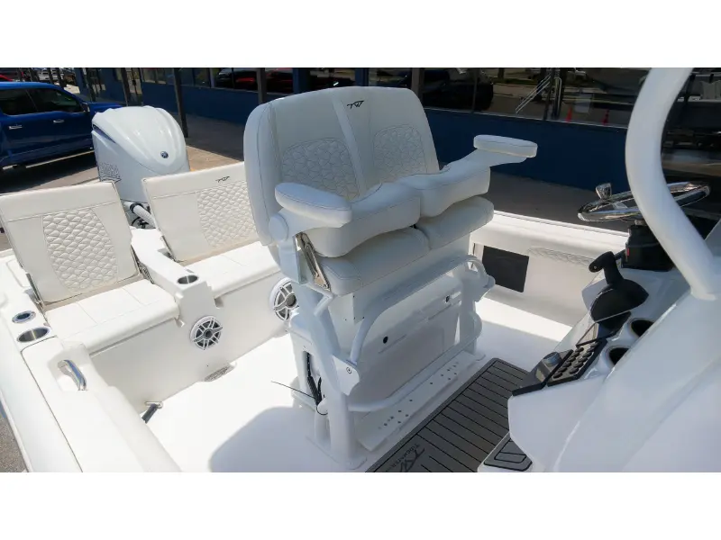 2027 Tidewater 2500 Carolina Bay