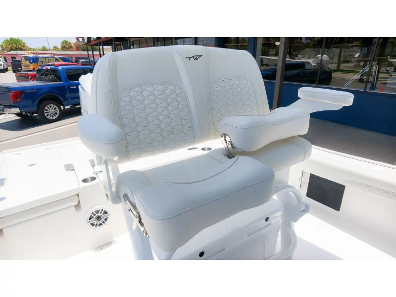 2027 Tidewater 2500 Carolina Bay