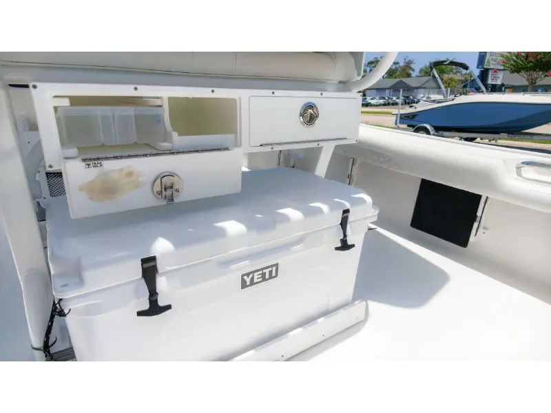 2027 Tidewater 2500 Carolina Bay