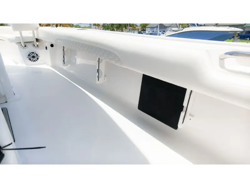 2027 Tidewater 2500 Carolina Bay