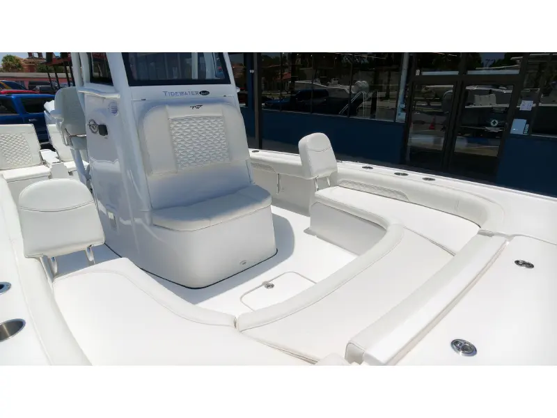 2027 Tidewater 2500 Carolina Bay